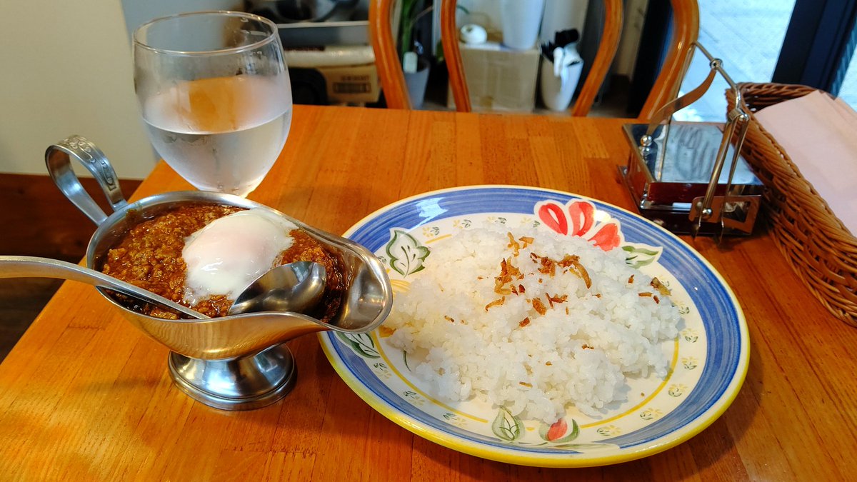 今日1月22日は  #カレーの日 なんですね…

<a href="/rietautautau/">あいかわりえ（會川、理恵。）</a> さんとご一緒のラジオ番組でもおなじみ、今年の  #神田カレーグランプリ  に向けて意気込み満タンの <a href="/mari_shacho/">まり社長。(Restaurant Mari)</a> さんの #レストランマリ  のカレーです🍛