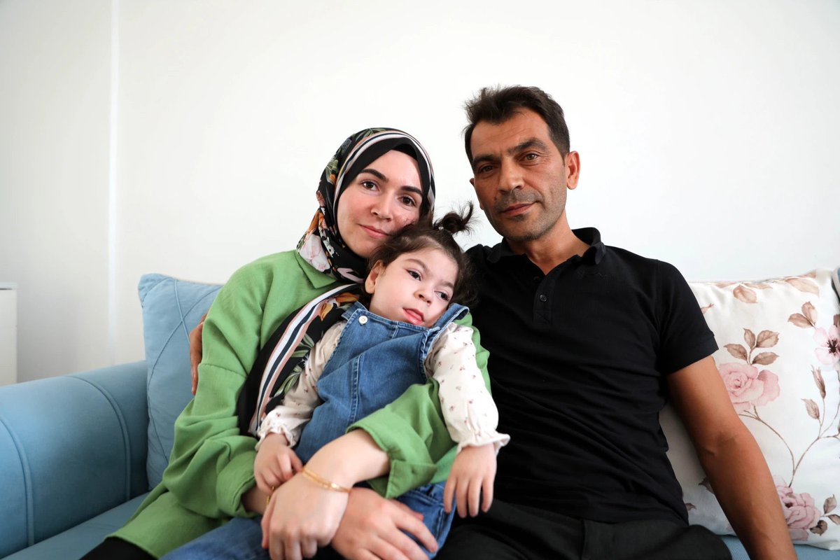 5 günlükken hemşire Hazel Dırık Bağrıyanık’ın şiddetine maruz kalan Deniz Esin Bozoklar bebek, ömür boyu zihinsel ve bedensel engelli kaldı. Hastane yönetiminin gizlediği dehşet, ailenin 3 yıl sonra e-Devlet’ten gelen bir mesajla gerçeği öğrenmesiyle ortaya çıktı.
#Çocukİstismarı