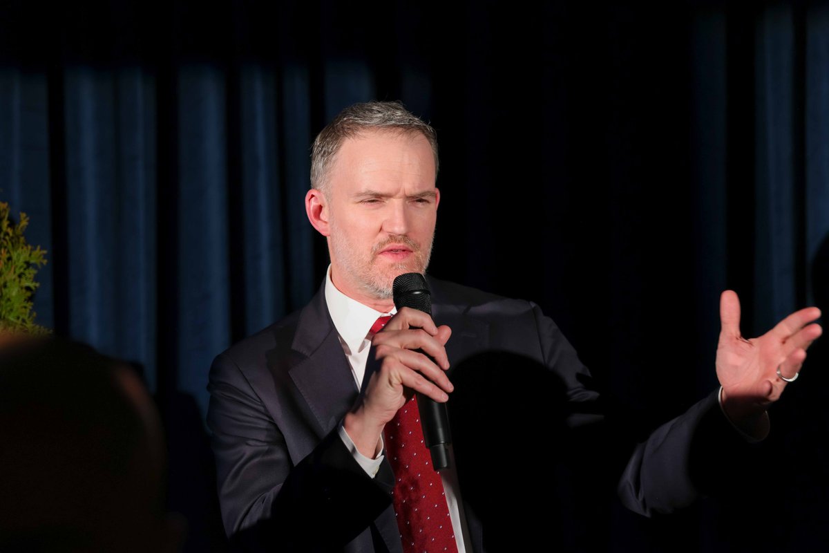 Cristiano R. Amon tweet media