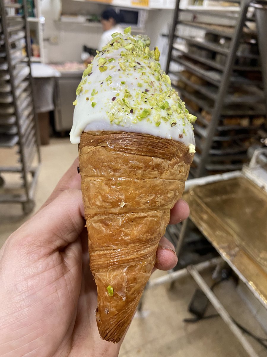 hornodejulia tweet media