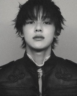 vintagedjesus's tweet image. they sit at the same table