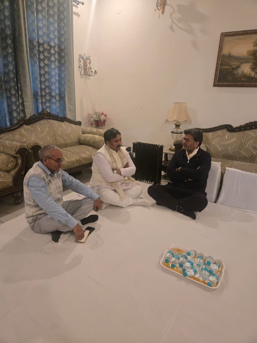 आज करनाल में पूर्व जिला सत्र न्यायाधीश स्वर्गीय श्री राजेंद्र प्रसाद जी को भावपूर्ण श्रद्धांजलि दी भगवान इनकी आत्मा को शांति दे और परिवार को आगे बढ़ने की हिम्मत दे <a href="/mlkhattar/">Manohar Lal</a> <a href="/BJP4India/">BJP</a> <a href="/JPNadda/">Jagat Prakash Nadda</a>