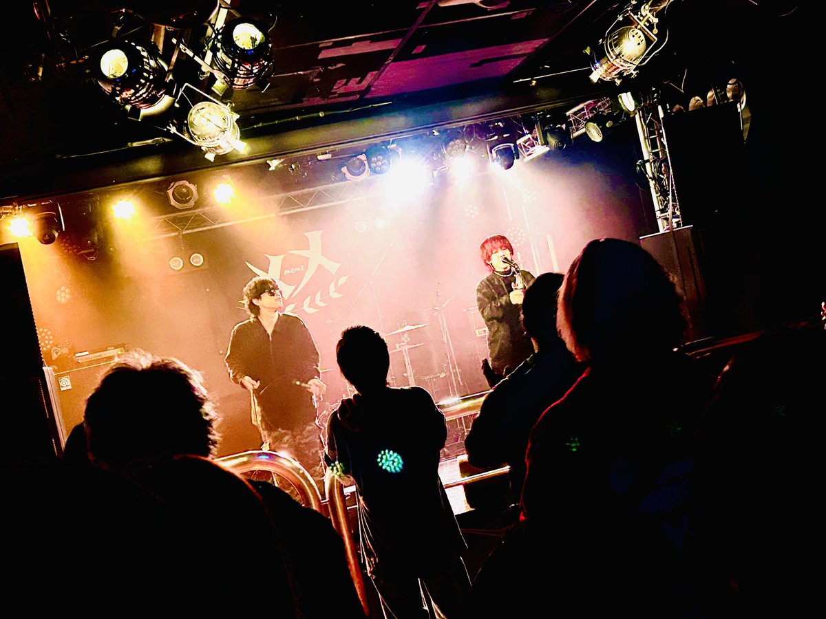 ☀️2バンド目☀️

レッツゴーDAY1🏃‍♀️2バンド目は…

◤◢◤Marebell◢◤◢
<a href="/Marebell_offi/">Marebell</a>

只今出演中📣
初遠征、初東京とは思えないほどのライブ力でフロアを魅了してます！
縦横無尽な彼らの音楽に注目⚡️