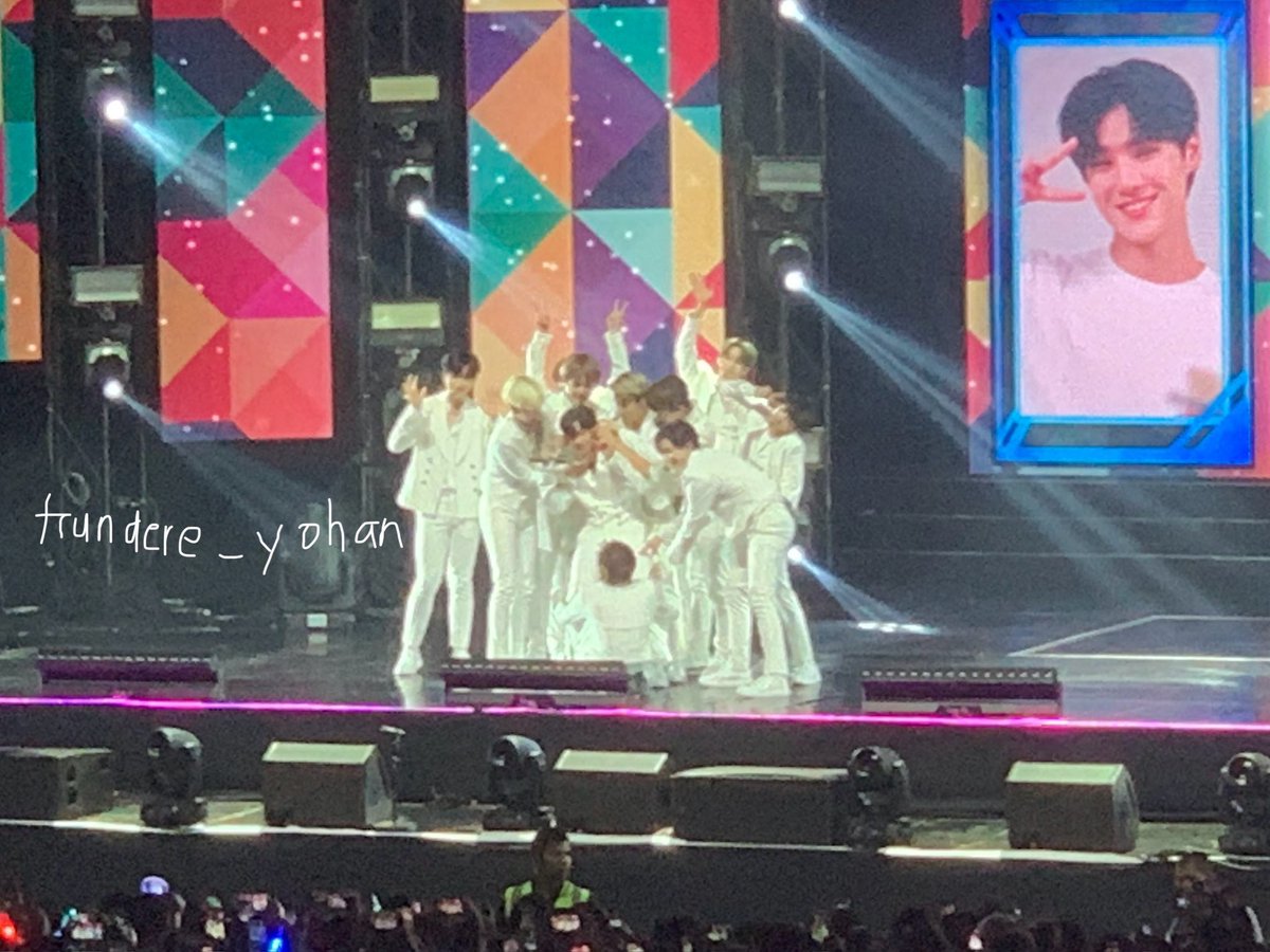 tsundere_yohan's tweet photo. I don’t miss it.. I ache for it. Bring me back to the year that felt like home 🥺🥺 

#엑스원 #X1 https://t.co/GrU5Te7u09