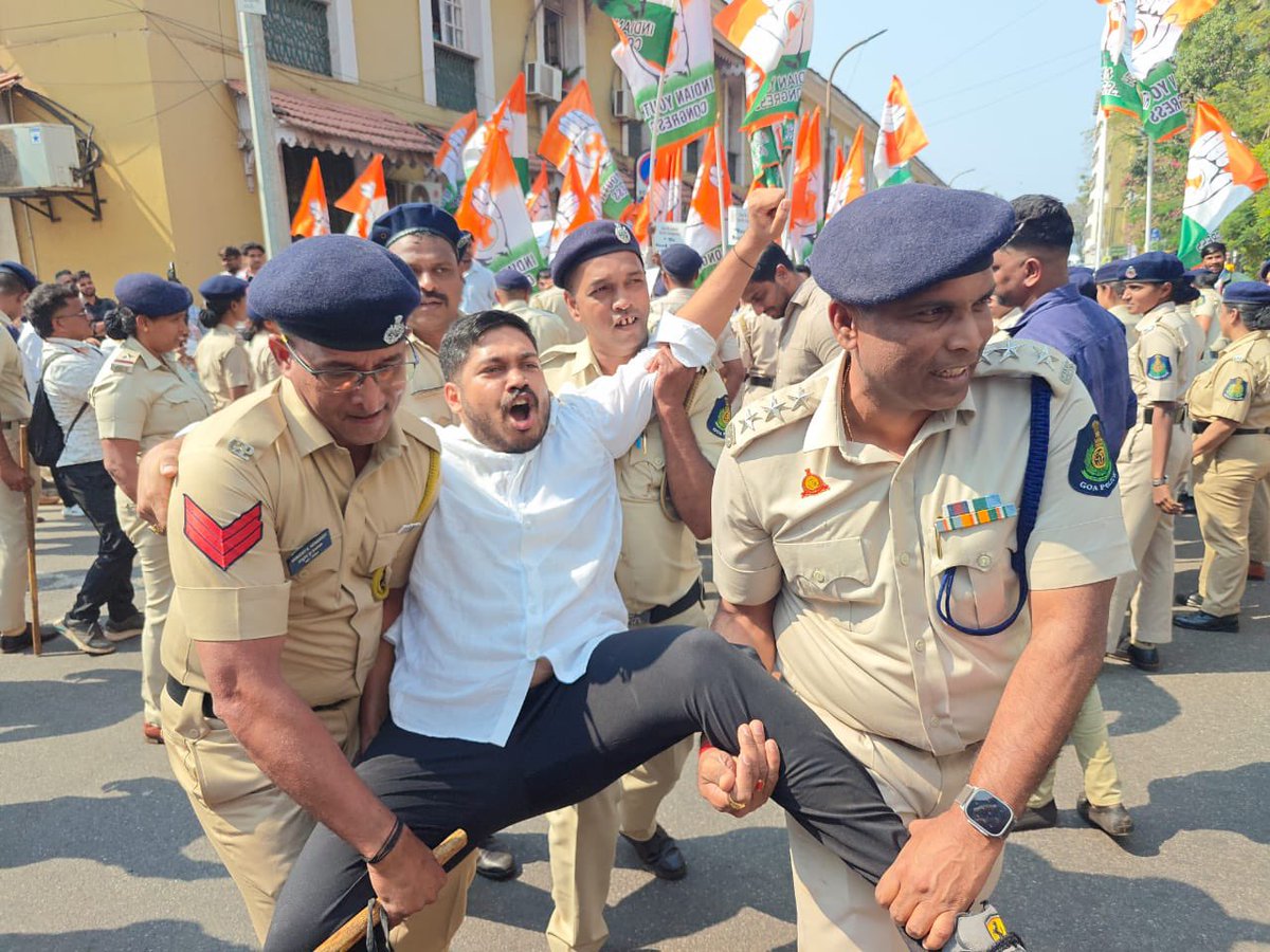 Goa Youth Congress on the streets for Goa’s future. Goa has the highest unemployed youth in India, yet the BJP govt remains silent.
When we raised our voice, police detention followed.
We will not be silenced. 
#GoaYouthCongress #UnemploymentCrisis #GoaDeservesJobs 
<a href="/DrAnjaliTai/">Dr. Anjali Hemant Nimbalkar</a>