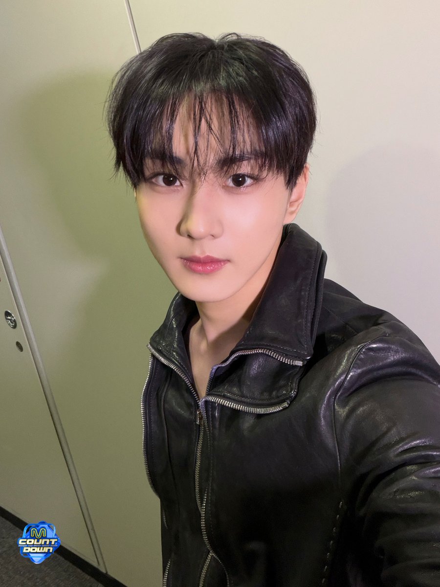 MnetMcountdown's tweet image. It’s a knife, knife, knife, knife
(무한 복복복해줘야 하는 정원 제이크 선우)
Knife, nife, knife, knife
(그래 우릴 봐 우린 엠카 스페셜 MC)

#엔하이픈 #ENHYPEN 
#정원 #제이크 #선우 
#엠카운트다운 #MCOUNTDOWN