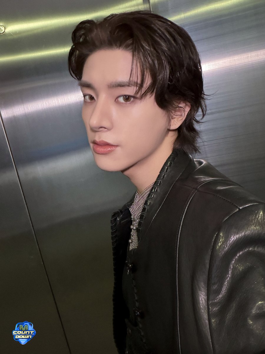 MnetMcountdown's tweet image. It’s a knife, knife, knife, knife
(무한 복복복해줘야 하는 정원 제이크 선우)
Knife, nife, knife, knife
(그래 우릴 봐 우린 엠카 스페셜 MC)

#엔하이픈 #ENHYPEN 
#정원 #제이크 #선우 
#엠카운트다운 #MCOUNTDOWN