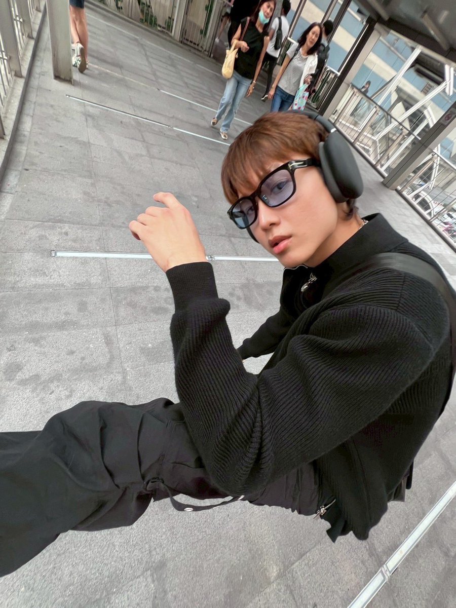 2J.Eden7777 tweet media