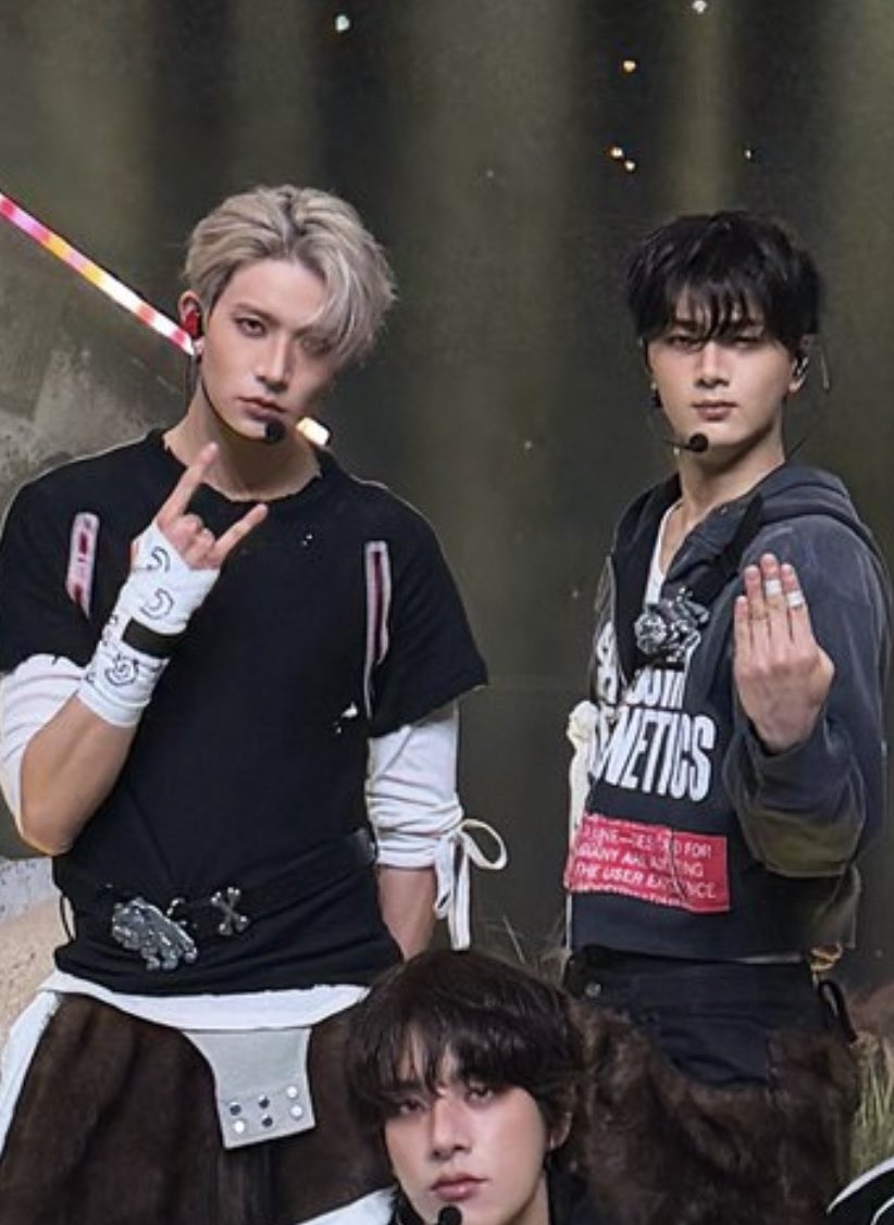 4b0ng2o's tweet image. 아아아 ㅠㅠㅋㅋㅋㅋ 데자뷰💗💗