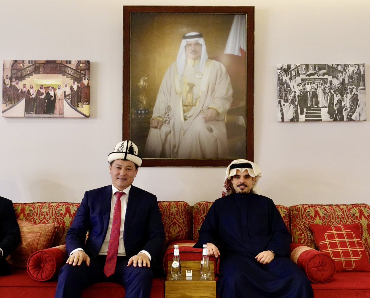 BahrainEmbKSA's tweet image. استقبل سعادة الشيخ علي بن عبدالرحمن آل خليفة، سفير مملكة البحرين لدى المملكة العربية السعودية، سعادة السيد ماريبوف أولوكبيك، سفير جمهورية قيرغستان لدى مملكة البحرين والمقيم في الرياض، جرى بحث تعزيز التعاون والعلاقات الثنائية بين البلدين.