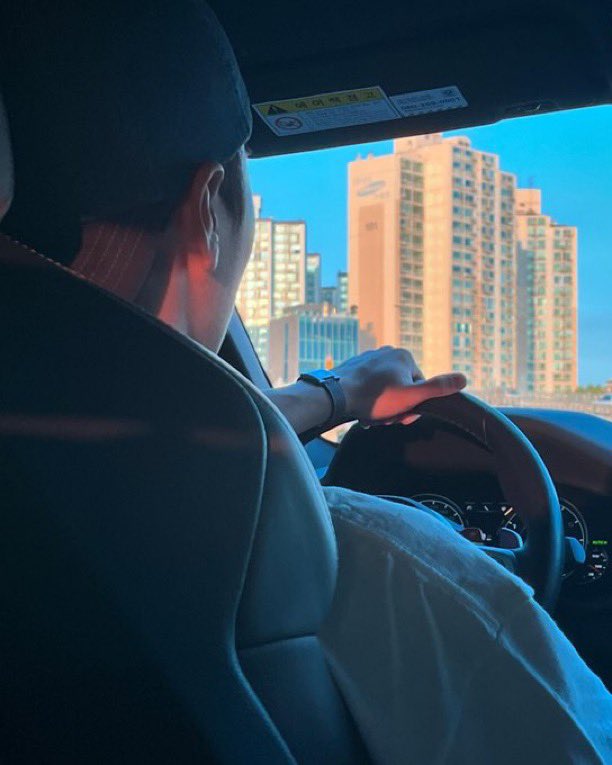 ATEEZUnionBra's tweet image. 🍭 LIVE • #SAN ⛰️

San mencionou que não fala palavrão enquanto dirige porque a outra pessoa não vai ouvir. Então, se ele xingasse, seria apenas ele ficando de mau humor.

cr: kasey_hhh