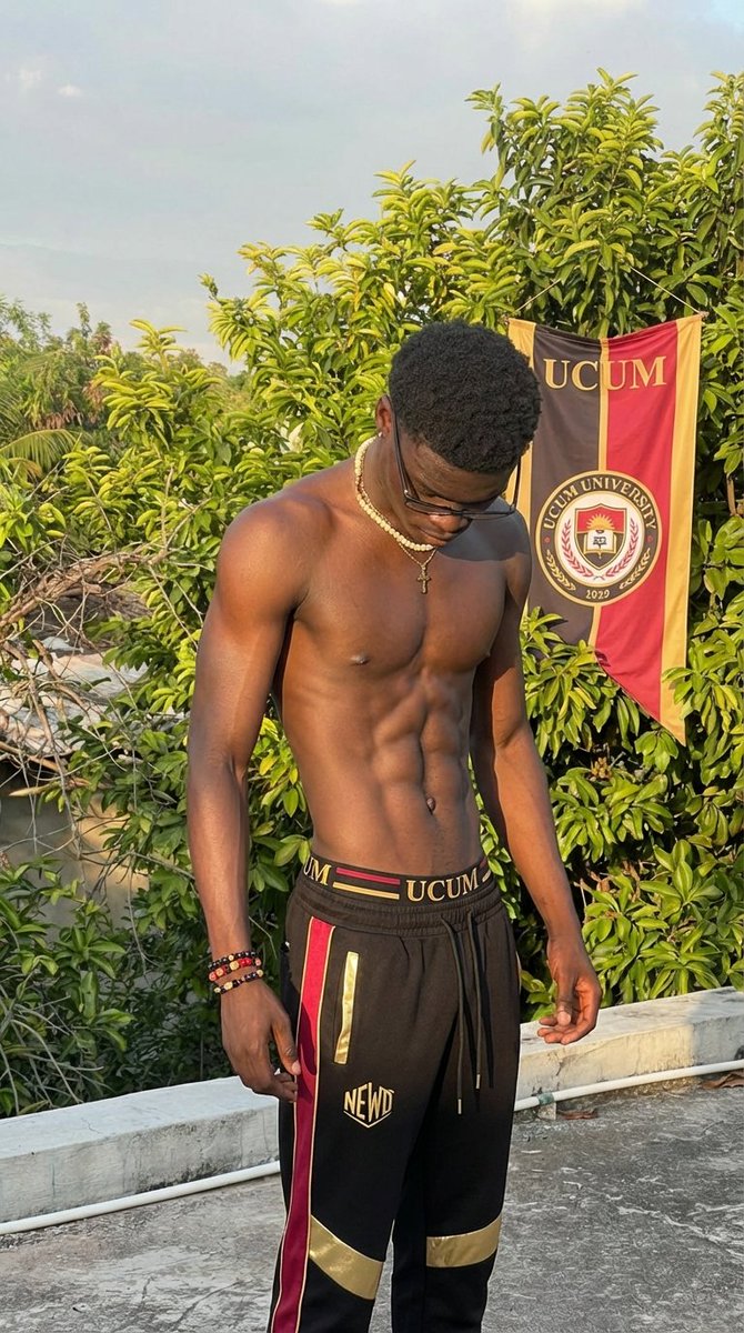 NewdContent's tweet photo. From the Eastside to the park. Dre says he’s trying to turn his life around, but can a soldier really put down his weapons? 🌿👀 #NewdStory #UCUM #Dre https://t.co/RPqHXKPuue