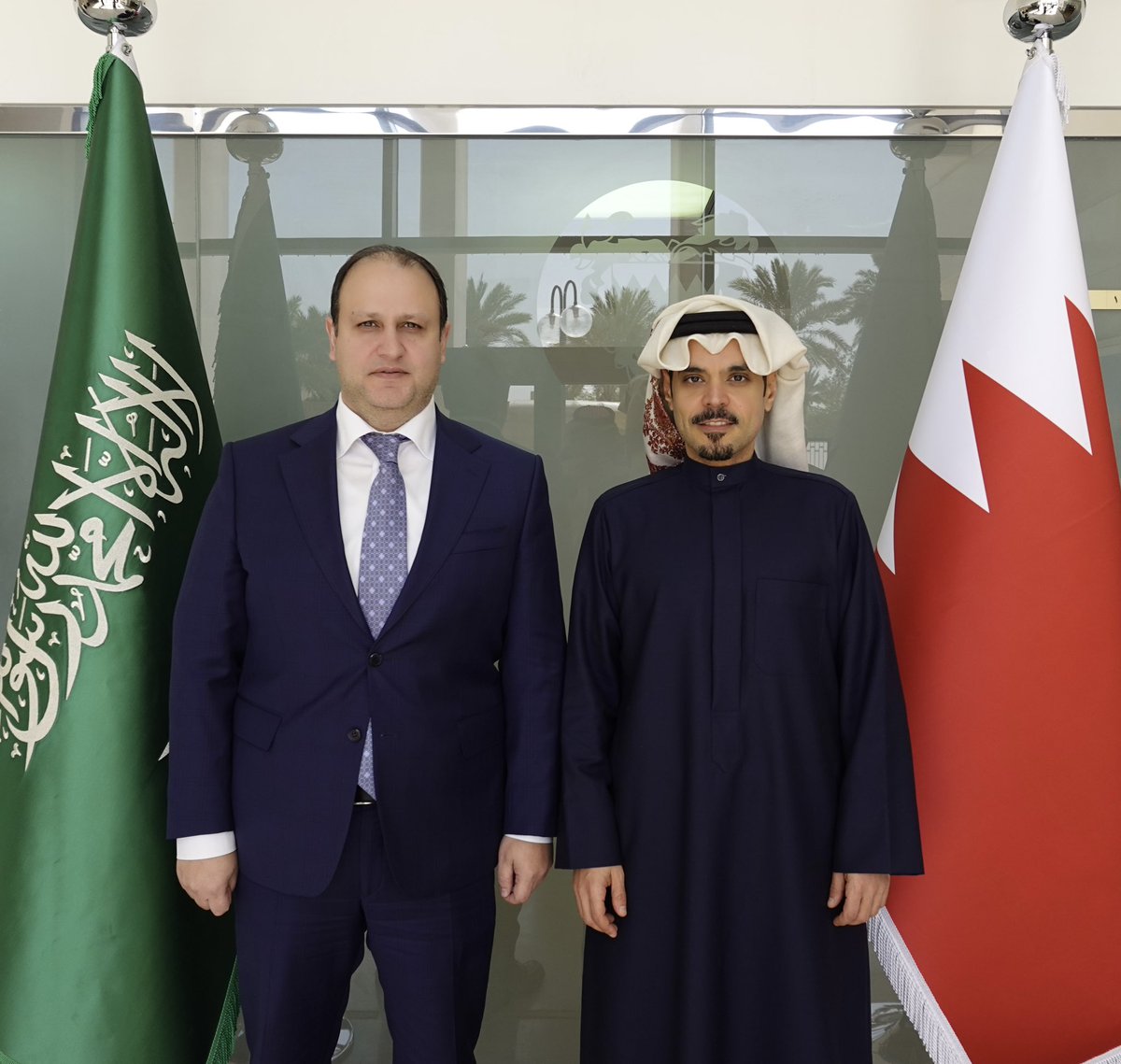 BahrainEmbKSA's tweet image. استقبل سعادة الشيخ علي بن عبدالرحمن آل خليفة، سفير مملكة البحرين لدى المملكة العربية السعودية، سعادة السيد متلّم ميرزاييف، سفير جمهورية أذربيجان المعيّن لدى مملكة البحرين والمقيم في الرياض، جرى بحث تعزيز التعاون والعلاقات الثنائية بين البلدين.