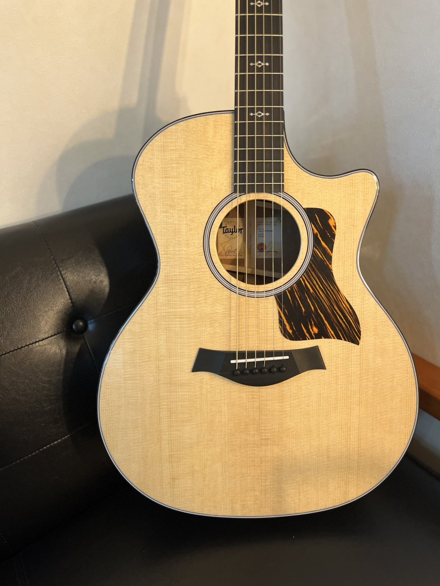 shima_umeda's tweet image. 【新商品】Taylorより、新ピックアップシステム"Claria"を搭載したNEWモデル"314ce Next Generation"が堂々入荷。新ブレイシング" Scalloped V-Class Bracing"を採用・ボディもオールグロスとなり進化が留まるところを知りません。。。ぜひご体感ください！

#新世代