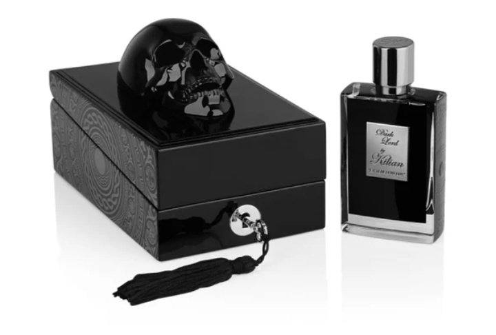 ATEEZUnionBra's tweet image. 🍭 LIVE • #SAN ⛰️

San disse que está usando o perfume Dark Lord da Kilian.

cr: kasey_hhh