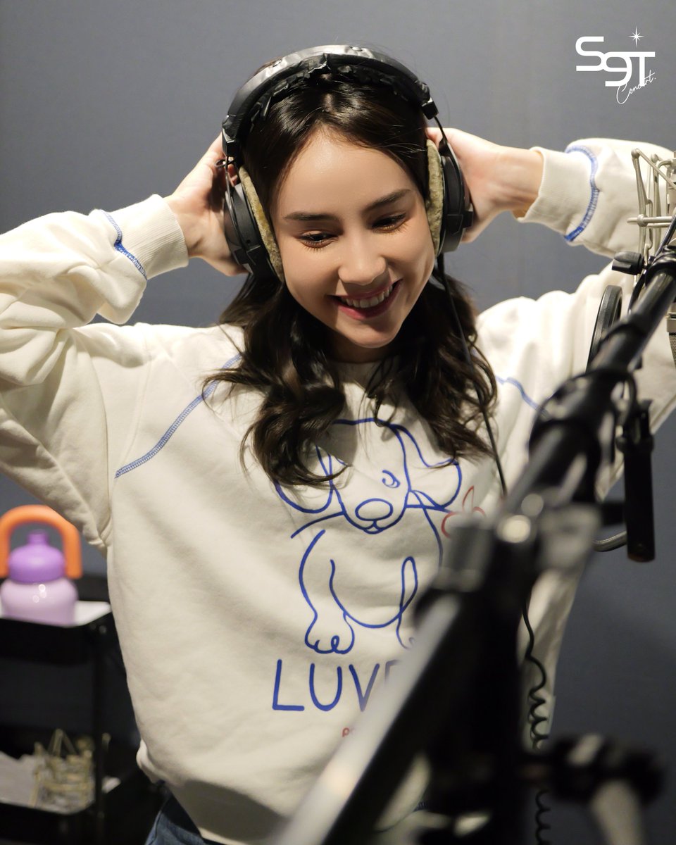 S9TConcert's tweet image. วันนี้จินนี่เจน่ามาพร้อมเพลงแซ่บ ๆ ที่พร้อมทำให้อัลกี้หัวใจเต้นแรงทุกจังหวะ 🔥✨

ถ้าไม่อยากพลาดเพลงร้อนแรงจากจินนี่เจน่า 14 กุมภาพันธ์นี้ ต้องมาเจอกันให้ได้ 💌🫧💖 เตรียมรับความแซ่บให้ถึงใจกันเลย 💜💛

🎟 ซื้อบัตรได้แล้วตอนนี้ 👉🏻 bit.ly/GinnyJaynaH2H

˚ ༘♡ ⋆｡˚ 💜 ˚ ༘♡…