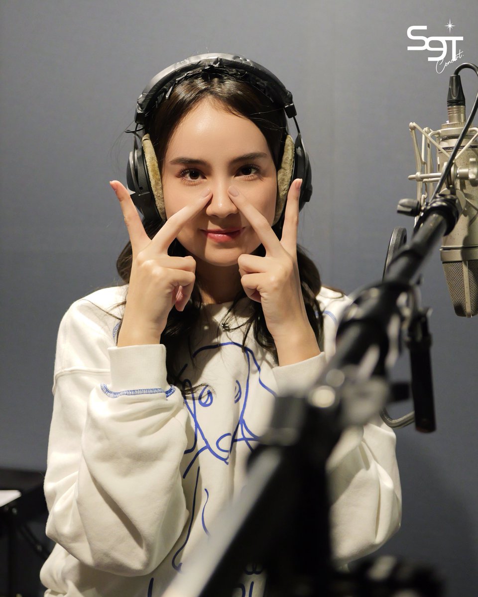 S9TConcert's tweet image. วันนี้จินนี่เจน่ามาพร้อมเพลงแซ่บ ๆ ที่พร้อมทำให้อัลกี้หัวใจเต้นแรงทุกจังหวะ 🔥✨

ถ้าไม่อยากพลาดเพลงร้อนแรงจากจินนี่เจน่า 14 กุมภาพันธ์นี้ ต้องมาเจอกันให้ได้ 💌🫧💖 เตรียมรับความแซ่บให้ถึงใจกันเลย 💜💛

🎟 ซื้อบัตรได้แล้วตอนนี้ 👉🏻 bit.ly/GinnyJaynaH2H

˚ ༘♡ ⋆｡˚ 💜 ˚ ༘♡…