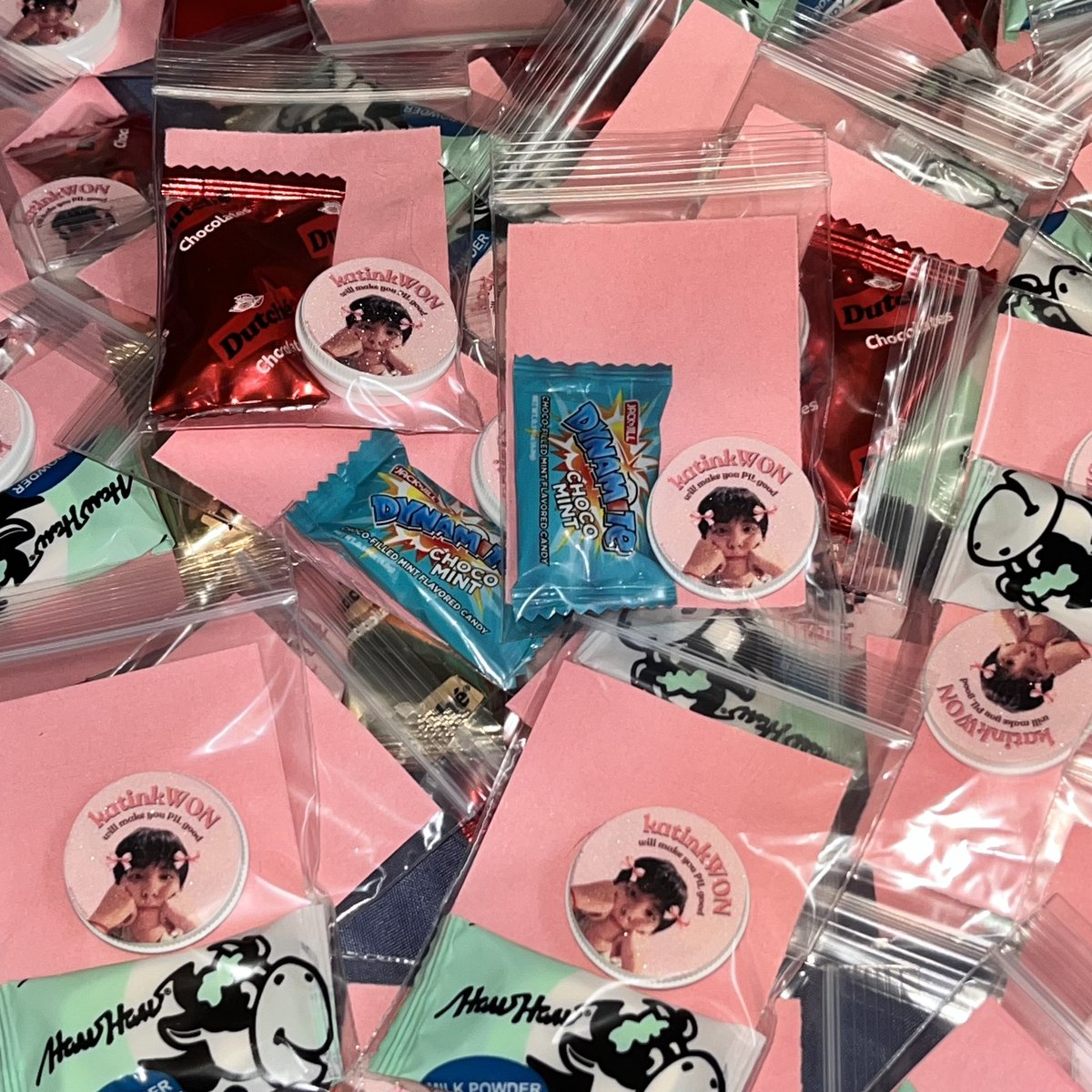 jhilyanlaleyy's tweet photo. DAY6 The Decade in Manila is 2 days awayyy ^0^

• like/rt/follow is optional
• open for trades ><

see you guysss!! sana di ako mahiya ipamigay hahaha <33

#The_DECADE_MANILA 
#TheDECADEinManila #DAY6_10th_Anniversary_Tour #DAY6inManila #DAY6inMNL

🏷️ freebies trade fansupport https://t.co/MhDZR59pV7