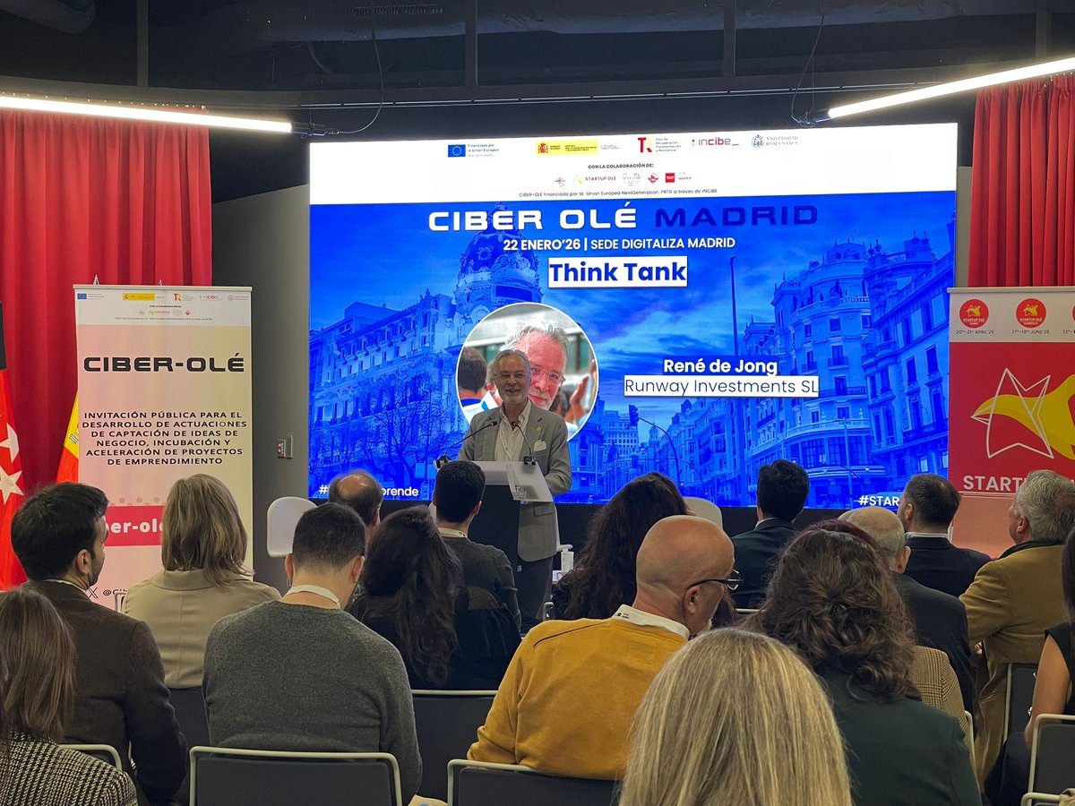 Ahora contamos con la actividad 'Think Tank' y para ello contamos con @René de Jong, CEO de #RunwayInvestments. 

Cofinanciado por <a href="/INCIBE/">INCIBE</a>  - Instituto Nacional de Ciberseguridad, a través del #PlanDeRecuperación y <a href="/usal/">Universidad de Salamanca</a>