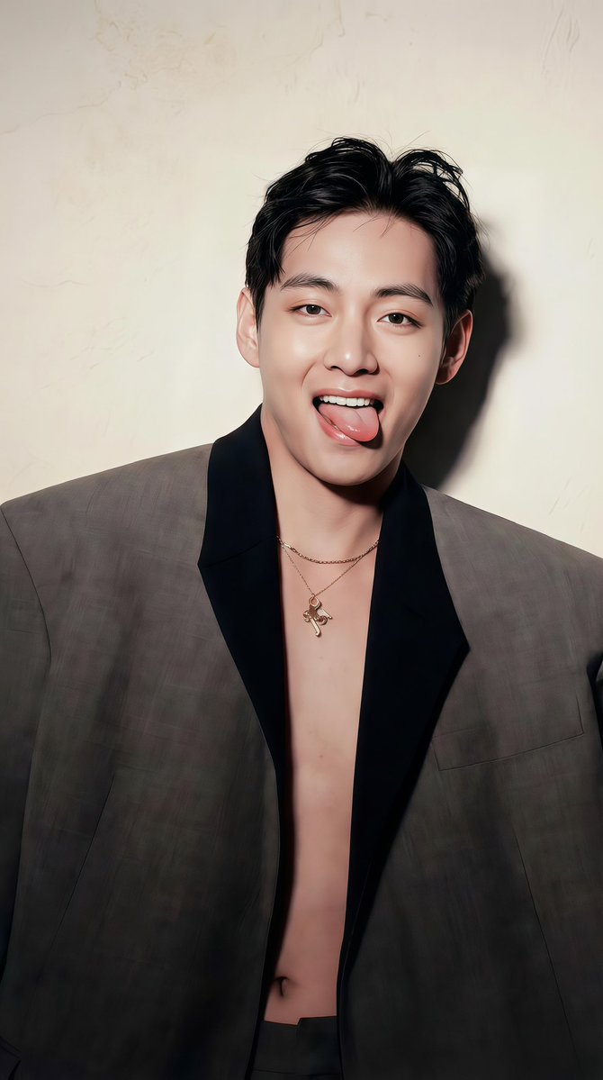 brblyci's tweet image. that chest again🥵