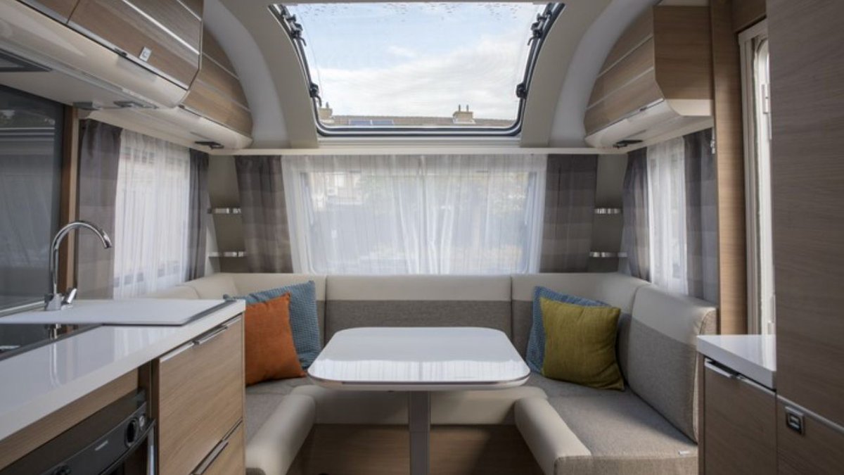 There are many low-mileage, great quality second-hand motorhome alternatives on the market for you to consider so you can save your pennies for when you’re on the road. Here's 7 things to look for when buying a second-hand #motorhome simpsonsmotorhomes.co.uk/news/7-things-… #usedmotorhome