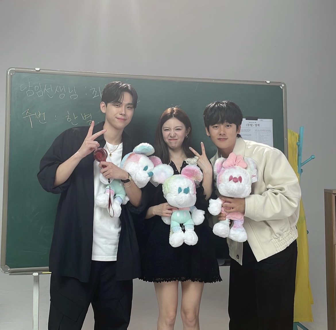 ladywitchx's tweet image. จะไม่ได้เห็นแก๊งนี้บนหน้าจอแล้วหรอ ชั้นเส้า เขียนบทบงซอกให้หายตัวไปยังดีกว่า😭