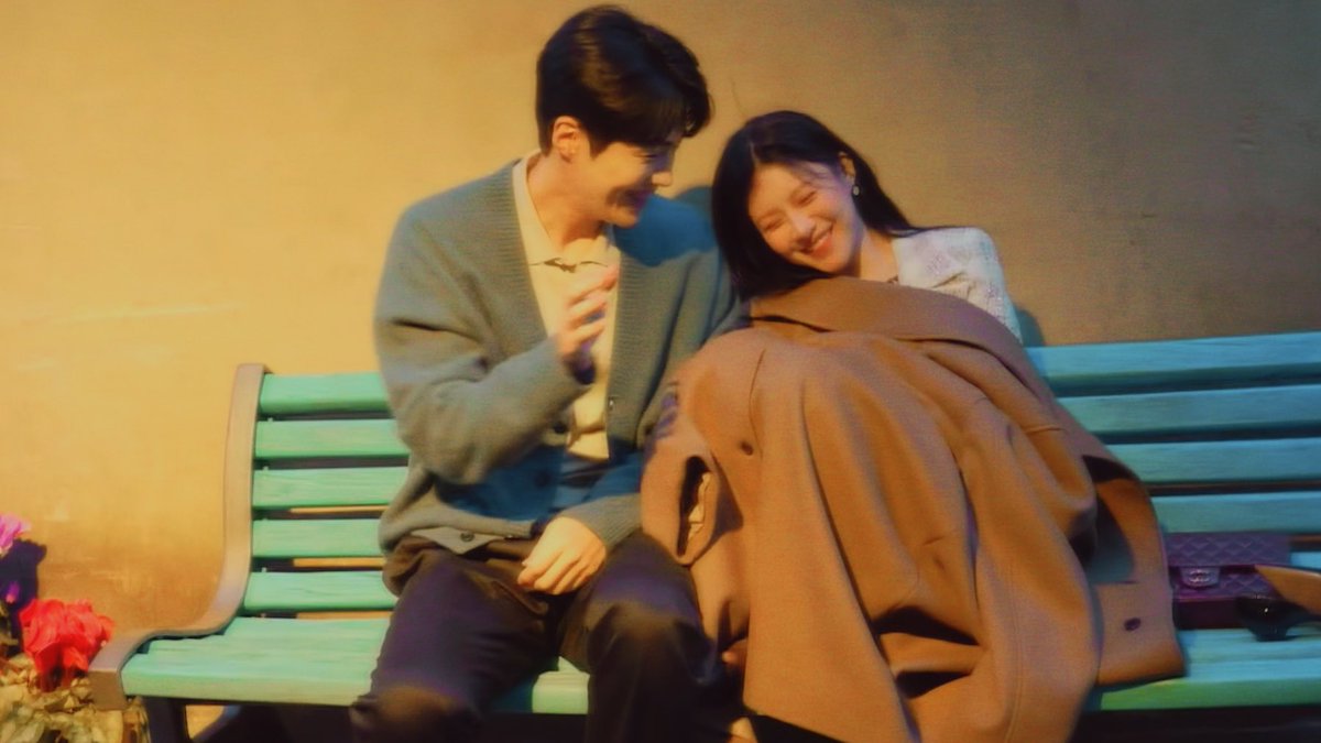 muheeping's tweet photo. kim seonho and go younjung, behind the scenes ♡ https://t.co/ghUzyKdQqB