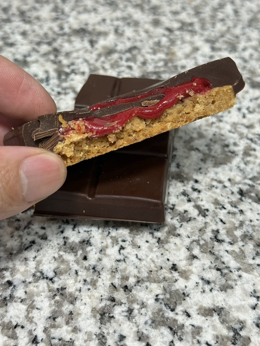 ザクザクサブレ、 フランボワーズとハイビスカスのクーリ ミルクと