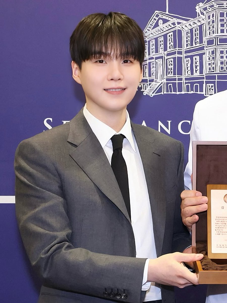 btschartsdailyc's tweet image. [NEWS] Severance Hospital has won the 2026 Korea Brand Hall of Fame for general hospital category.

"The 'Min Yoongi Treatment Center' opened last year with a 5 Billion won donation from BTS member #SUGA (real name Min Yoongi). The center provides integrated language,…