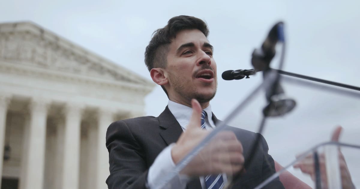 sidebysideff's tweet image. Сева Иванов рассказывает о трёх новых документальных фильмах, посвящённых дебатам вокруг прав транслюдей в США — и о том, что они говорят о положении транслюдей в мире сегодня. Читать здесь: tinyurl.com/2uzbbszn