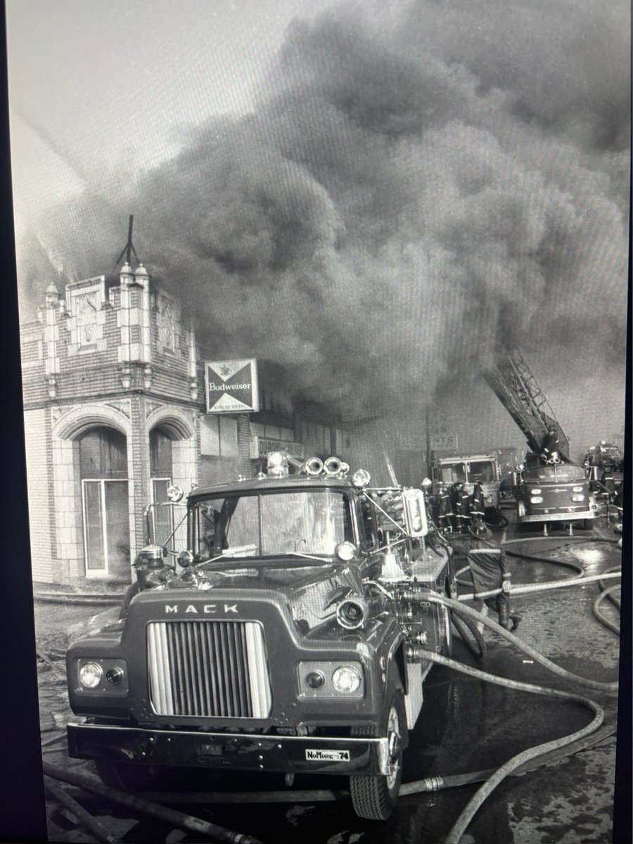 STLFireDept's tweet image. Today the 🔍 #CuratorsCorner looks back at a major St. Louis #fire that unfolded under extreme winter conditions.

On January 31, 1977, at approximately 2:00 p.m., with temperatures below freezing, a fire broke out at 3663 Gravois Avenue, home to the Dubowl Bowling Alley and…