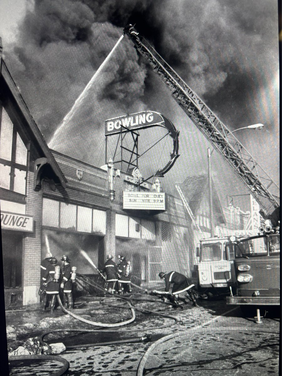 STLFireDept's tweet image. Today the 🔍 #CuratorsCorner looks back at a major St. Louis #fire that unfolded under extreme winter conditions.

On January 31, 1977, at approximately 2:00 p.m., with temperatures below freezing, a fire broke out at 3663 Gravois Avenue, home to the Dubowl Bowling Alley and…