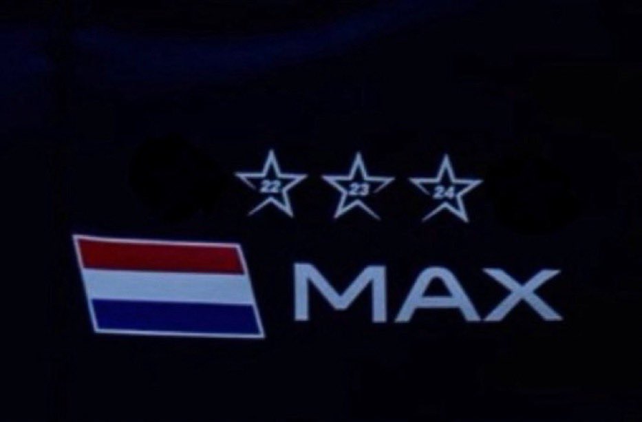 anna__1977's tweet image. oh my god. verstappen is so kind for correcting his mistake 😇