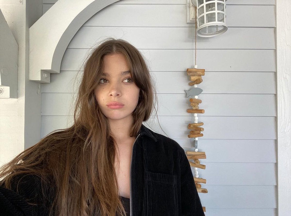 Hailee Steinfeld tweet media