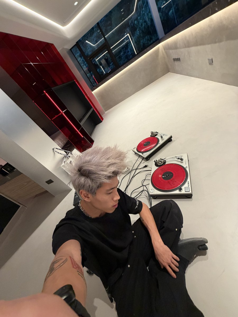JOEYKAOTYK tweet media
