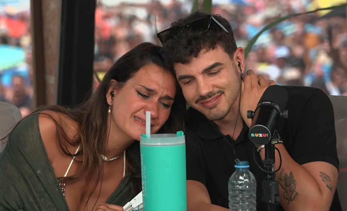 soy la vieja escuchando a abel pintos 
#nadiedicenada