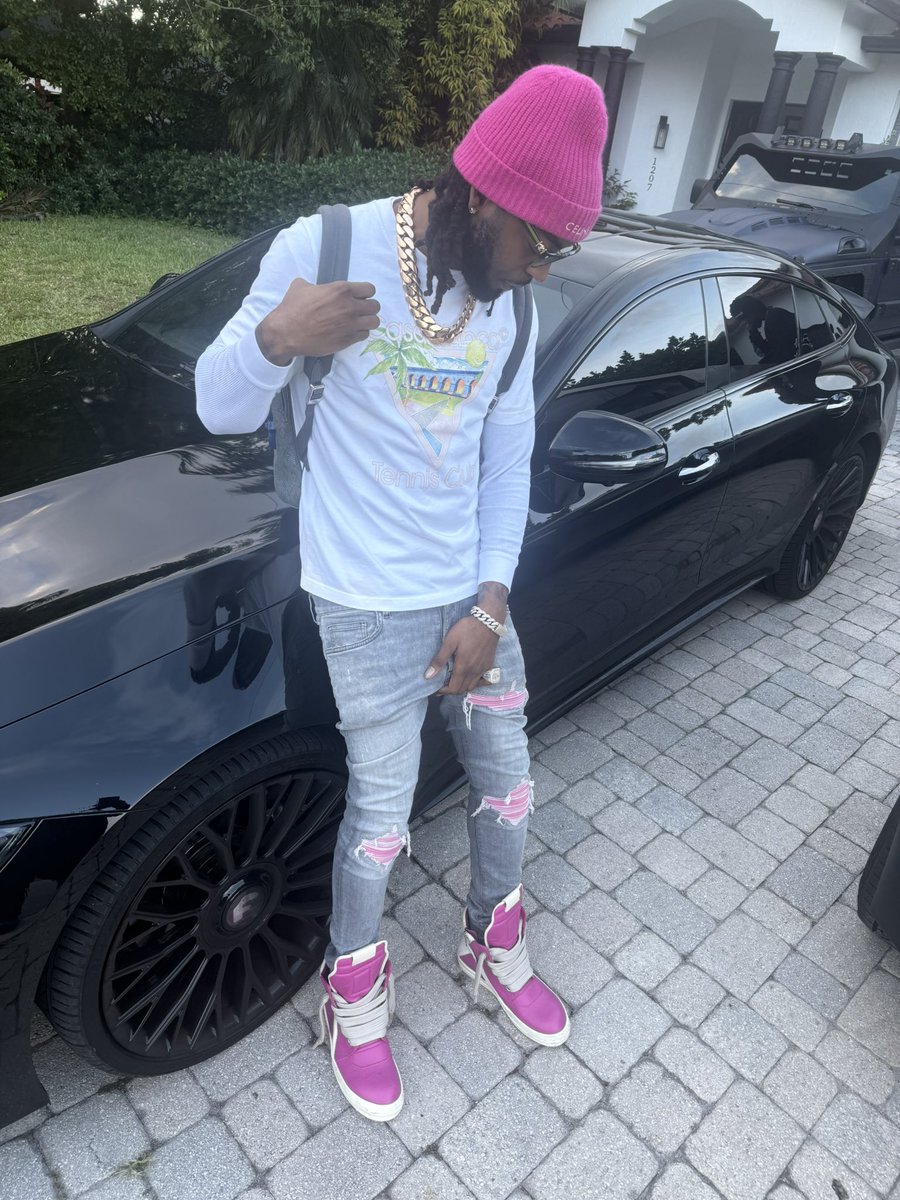 StanleyG_9's tweet photo. Getting fly nun new 🏄🏾‍♂️ https://t.co/kqtONTvshH