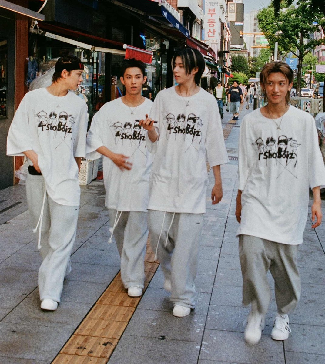 LngshotChart's tweet image. 5th Generation Boy Groups with the most monthly listeners on spotify  currently:

1. CORTIS - 8.33M
2. BOYNEXTDOOR - 2.84M
3. RIIZE - 2.75M
4. #LNGSHOT - 2.72M🔥
5. TWS - 2.58M