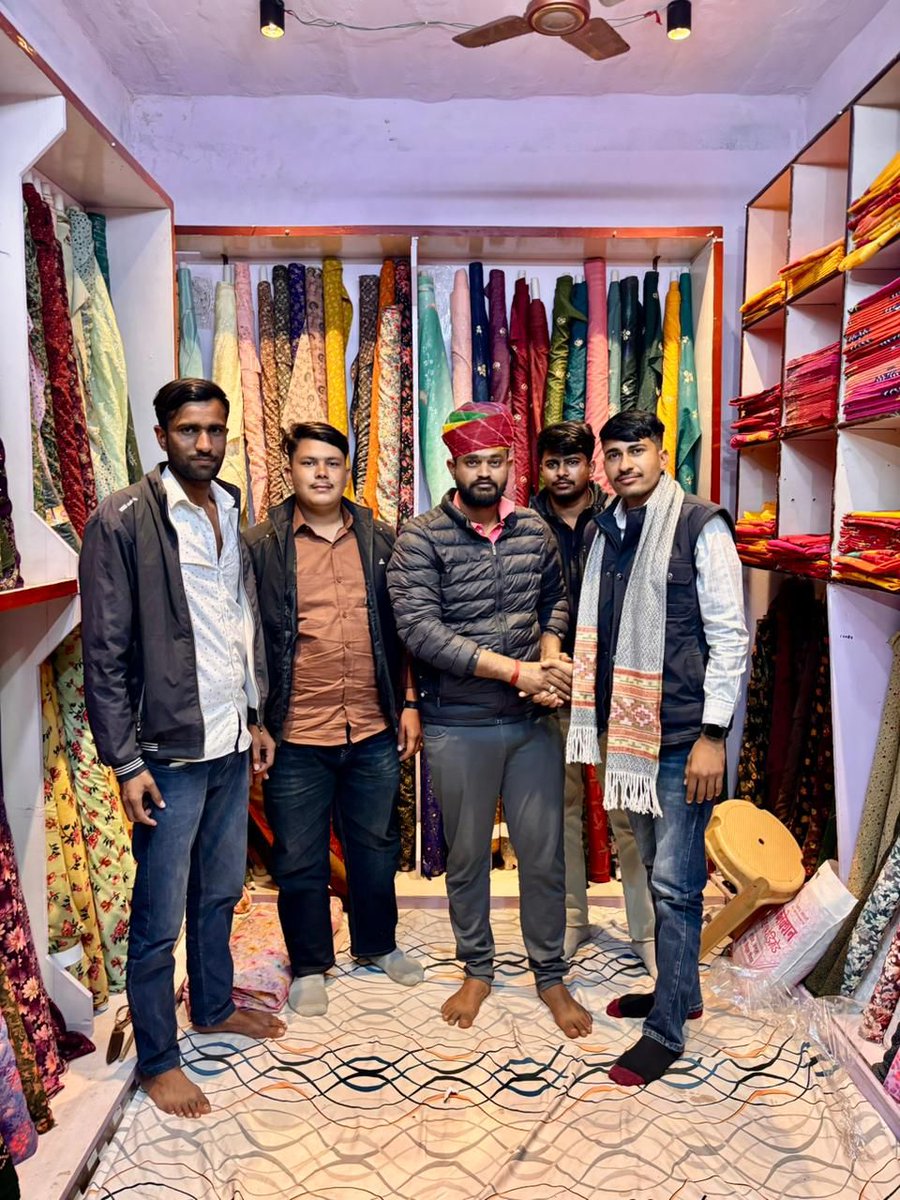 Rakeshmirdha21's tweet photo. डेगाना से रालोपा युवा नेता व BLA 1 अशोक जी टांडी से मुलाकात #ईडवा 
#RLP #डेगाना 
@Ashoktandi87 
@RLPINDIAorg https://t.co/w1bVge59DS