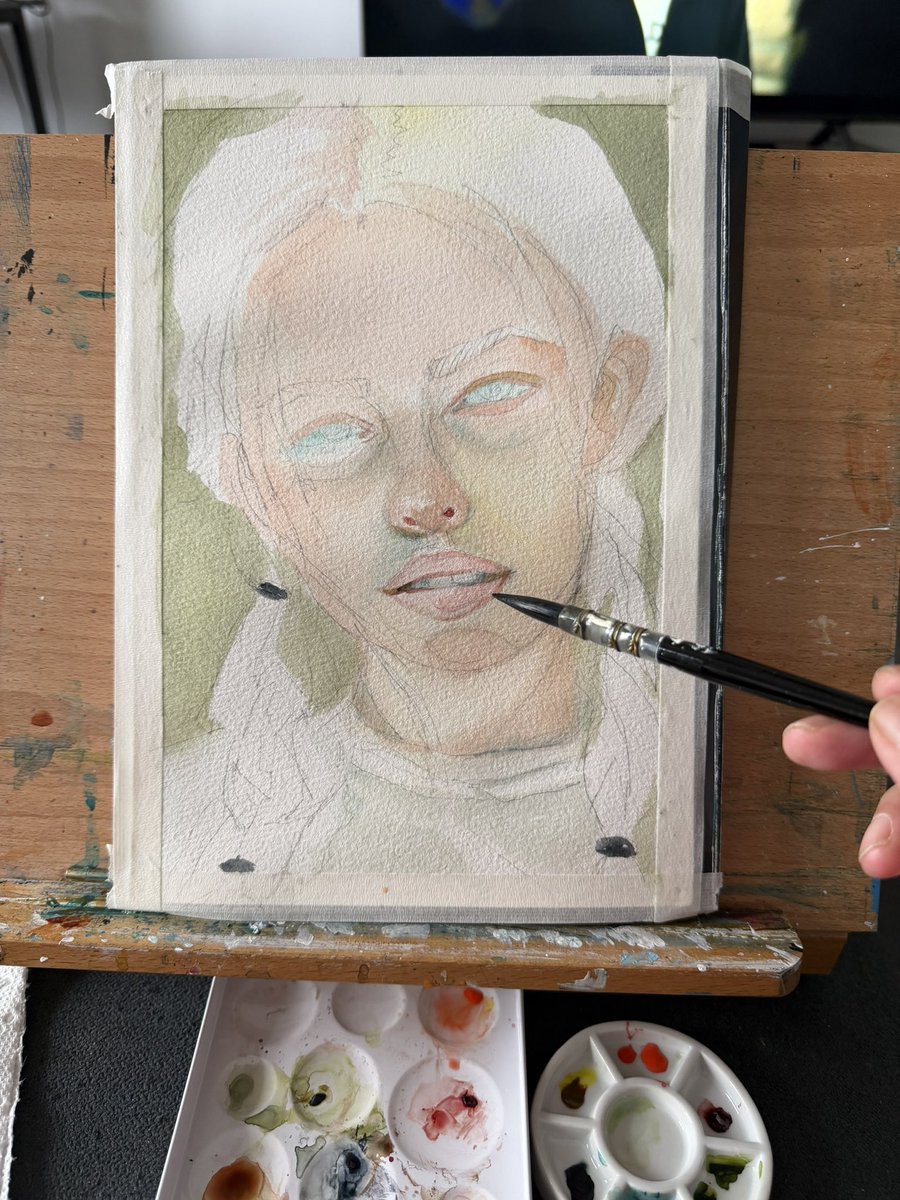 mistygirlph's tweet image. Finished this watercolor portrait exercise. Getting used to painting using minimal palette. But loving the challenge. Today has been cold and cloudy so the colors on this painting made it cheerful. 😀 

#traditionalartist #watercolor

instagram.com/p/DT0X03Njar4/…