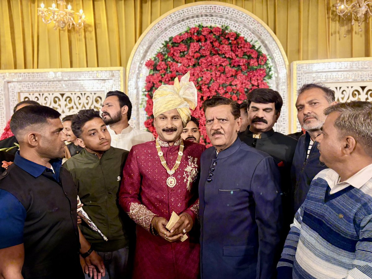 GMA TOWNSHIP में आयोजित राकेश जैन जी (शहर भाजपा जिलाध्यक्ष कोटा) के सुपुत्र के विवाह समारोह में शामिल होकर हार्दिक बधाई एवं शुभकामनाएँ दीं।
#Congrats #happywedding