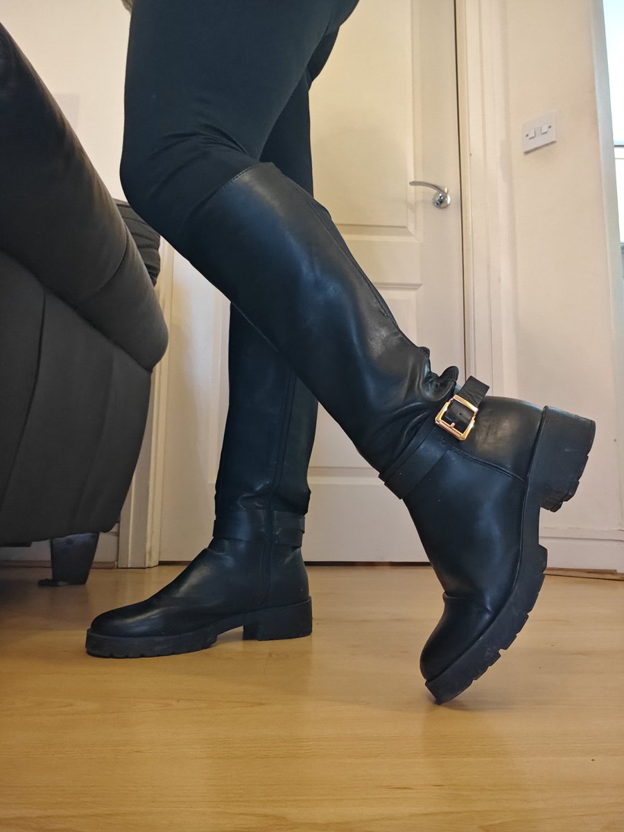 goddess_abbi's tweet image. I want a new pair of riding style boots