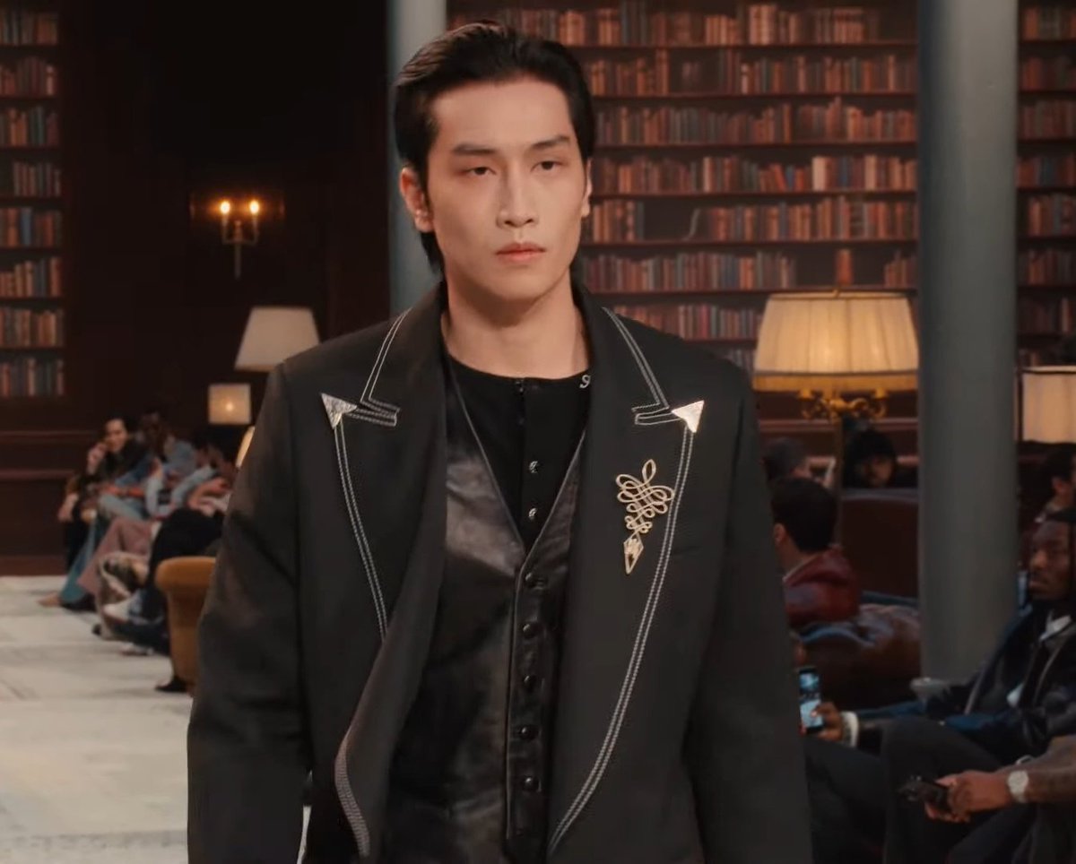 moji_minjun's tweet image. โฮกกกกกกกกกก😭😭😭😭😭😭😭😭

BIBLE SHINING AT AMIRI SHOW

#AMIRIAW26xBIBLE 
#AMIRIAW26