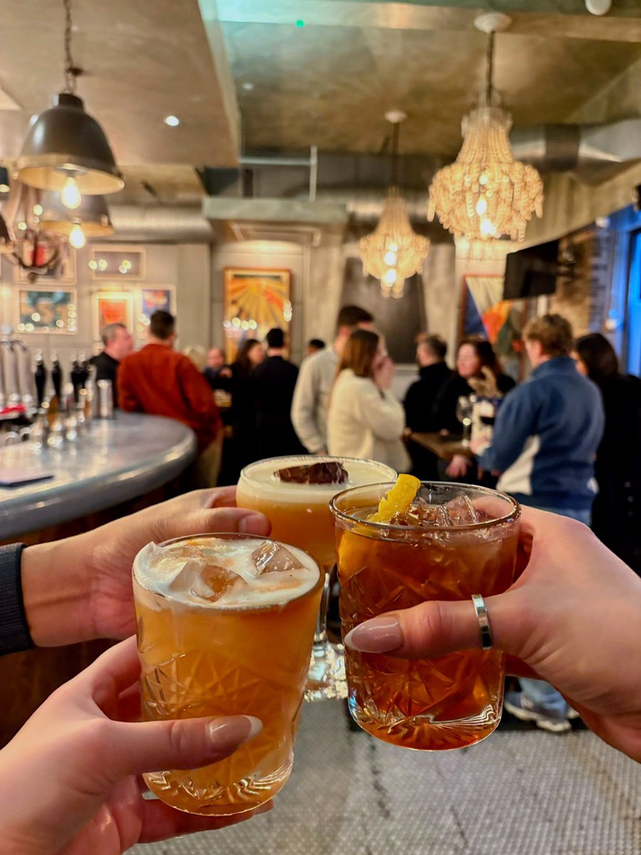 Cocktails that hit the spot? We’ve got you covered this thirsty Thursday! 

#thirstythursday #cocktail #pub #drink #party