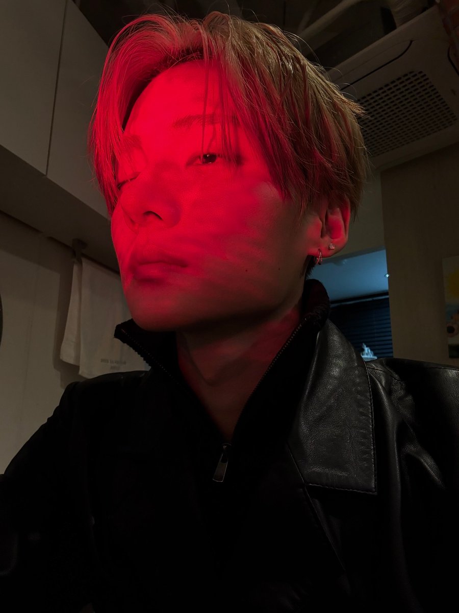 syntaxmanx's tweet image. remembering how jiahao said that they're going to be fine as long as they have This face oh my god his level of aesthetic is unmatched