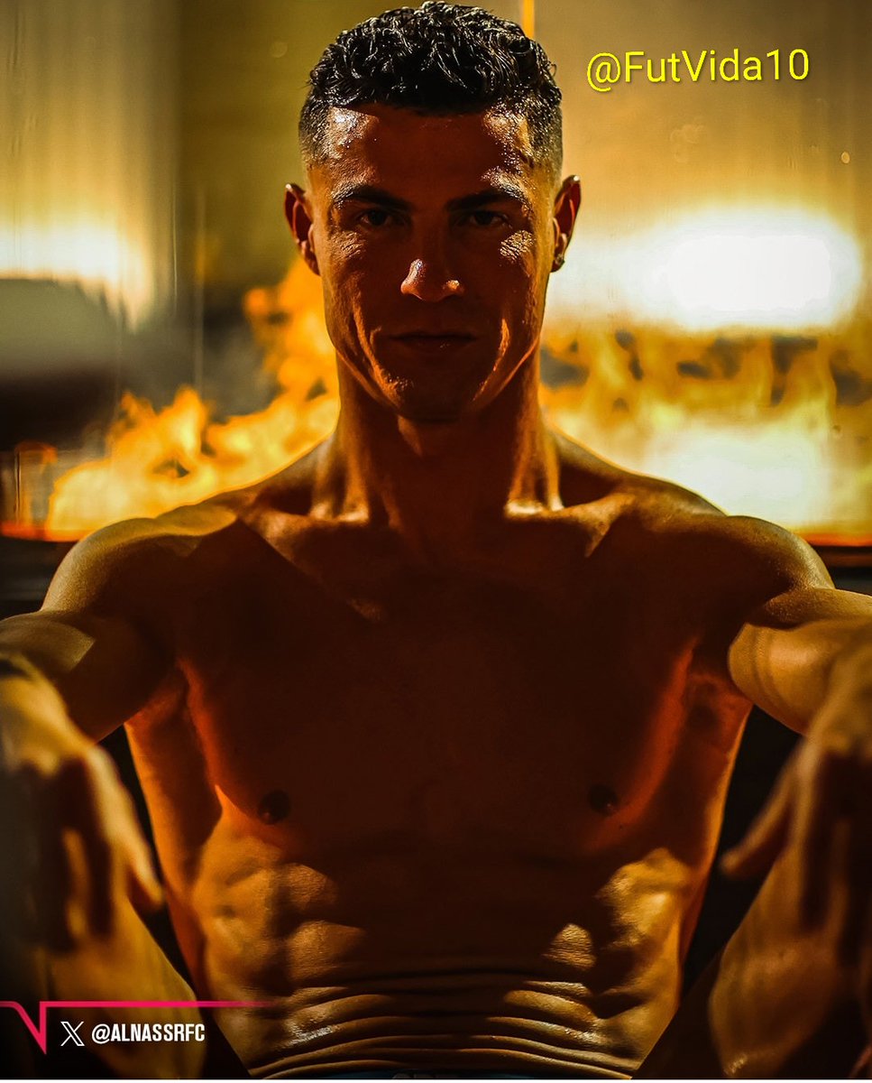 FutVida10's tweet photo. O português Cristiano Ronaldo é muito gostoso. Me dá um calor, só de olhar para ele.  

🇵🇹🇵🇹🇵🇹😸🤤🤤

#Futebol #Football    #Soccer #Portugal #Portugues #Gostoso #Tesao #Delicia #CristianoRonaldoFV #AlNassr #Lindo #Sexy https://t.co/KgmguMy8XF
