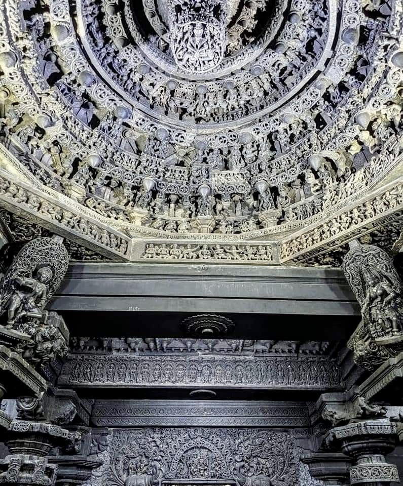 bharatkemandir's tweet photo. Ornate Stone ceiling and sculptures of  12th Century Chennakeshava Temple, Belur, Karnataka https://t.co/aKiMkbd8cC