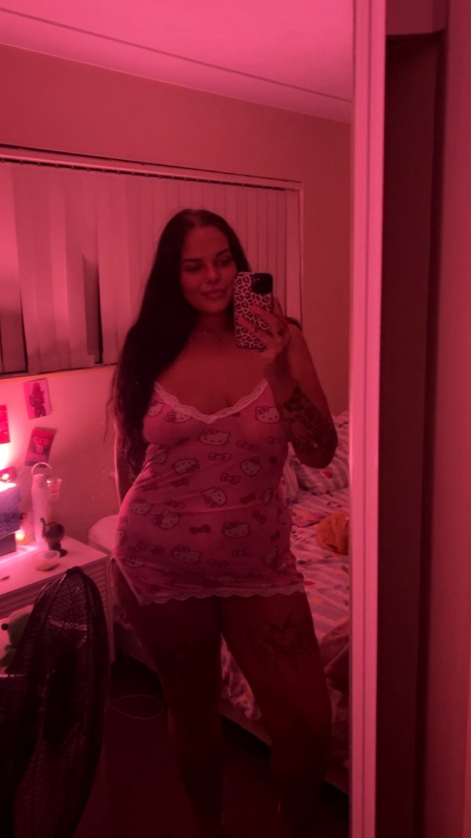 💜 THIRSTY THURSDAY FEATURE 💜

This space is for bold energy, clean
 presentation, and thirst done with intention.

Today’s feature sets the tone.
Featured Hunny:

@Bubblegum_br4t 💜

Feel free to participate — drop your look in the pics 📸 in the replies

Original content only