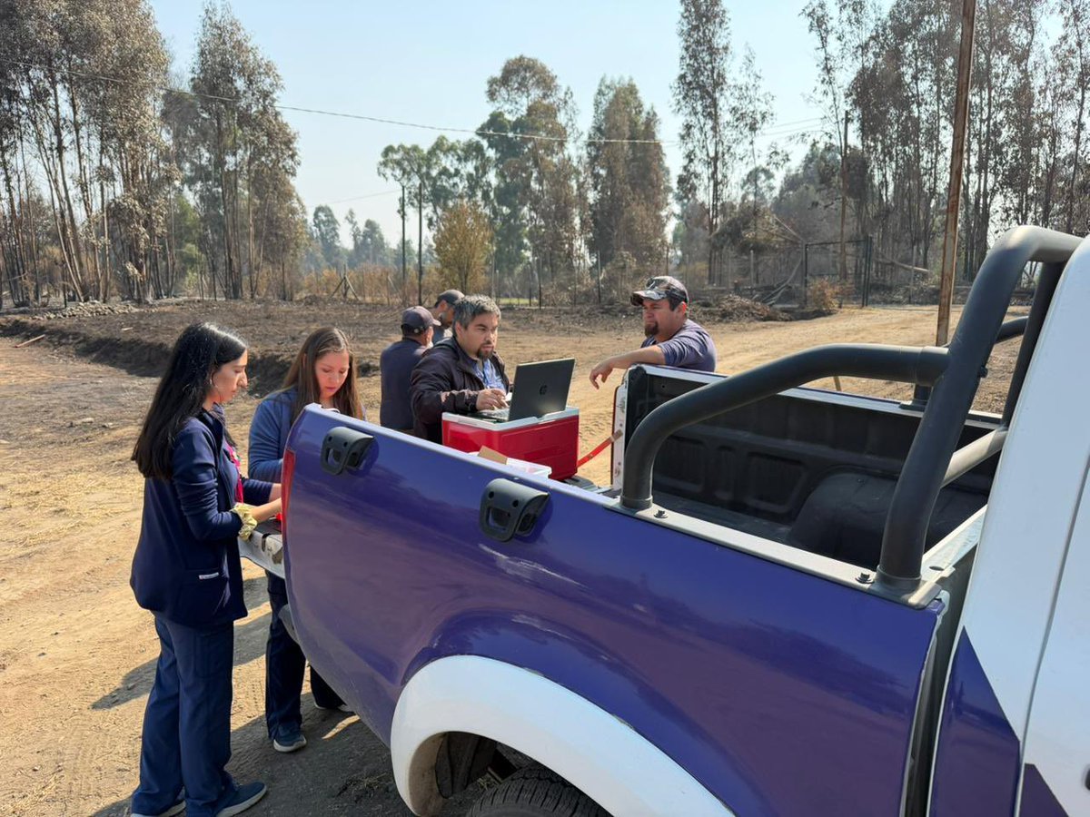 🏥🩺 Desde los Cesfam de Quillón, Santa Clara y Trehuaco , funcionarios y funcionarias se han trasladado a las diferentes zonas afectadas por los incendios forestales con la finalidad de acercar la vacunación antitetánica para las y los bomberos, brigadistas y voluntarios.

[1/2]
