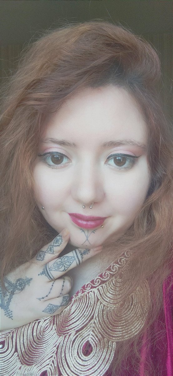 AknouchSarah's tweet photo. Bientôt d'autres tatouage ❤️ https://t.co/6NAX6OSsM1